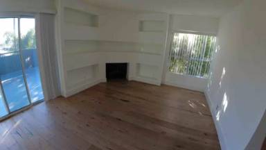 Main picture of 939 Palm Ave