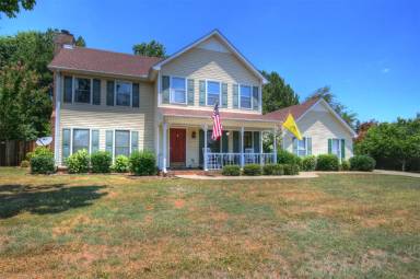 Main picture of 151 Mill Creek Xing