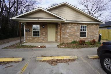 Main picture of 1409 Poplar St