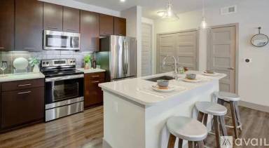 Main picture of 2810 E Martin Luther King Jr Blvd