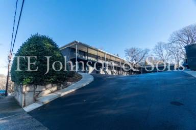 Main picture of 651 Summit St