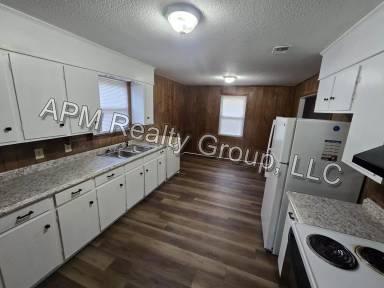Main picture of 201 Mayfair Dr