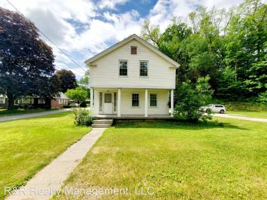 Main picture of 227 Main St