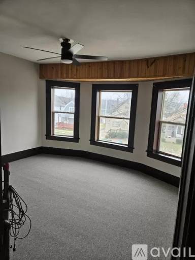 Main picture of 103 Oakwood St