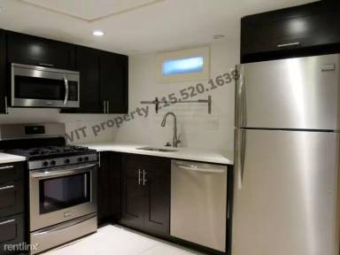 Main picture of 953 N Randolph St
