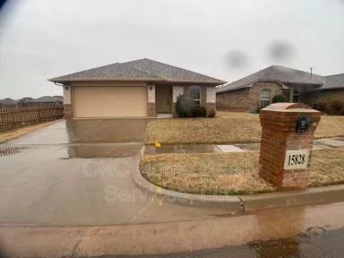 Main picture of 15828 Sonador Dr