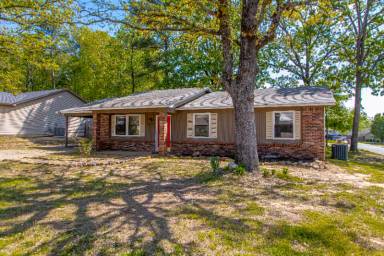 Main picture of 3320 Henson Pl