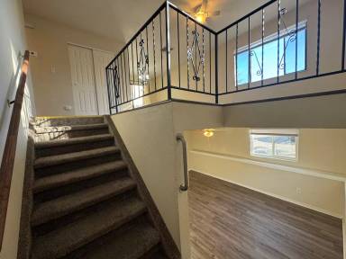 Main picture of 605 W 15th St