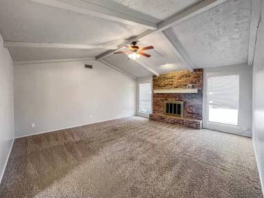 Main picture of 1210 W Kiowa Ave