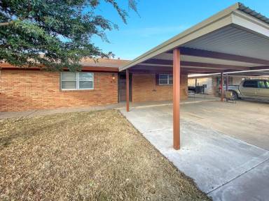 Main picture of 620 E Sunset Cir