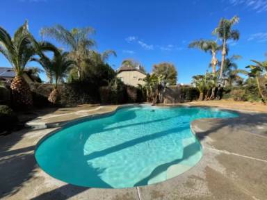 Main picture of 5113 Hollis St