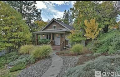 Main picture of 249 Hillcrest St