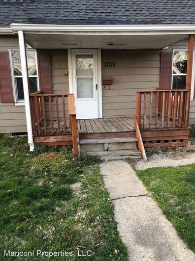 Main picture of 1707 E Moffat Ave