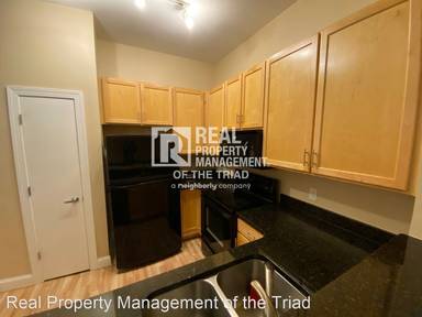 Main picture of 220 W Market St