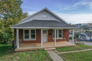Main picture of 421 Marshall St