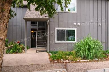 Main picture of 801 E Drake Rd