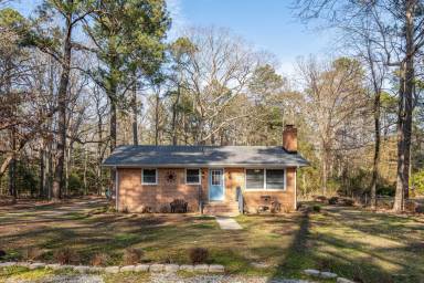 Main picture of 7602 Beechwood Dr