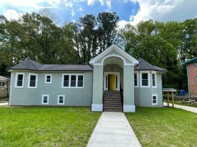 Main picture of 1436 Sharon St NW