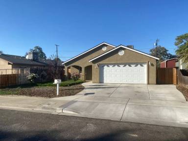 Main picture of 409 E 9th St