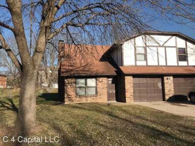 Main picture of 303 Maple Grove Way
