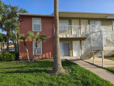 Main picture of 220 Lake Parsons Grn