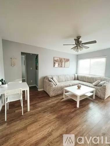 Main picture of 707 48th St
