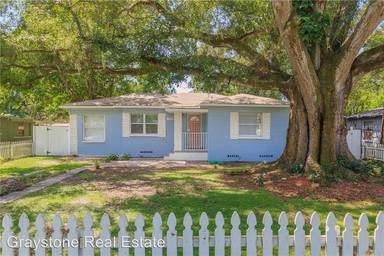 Main picture of 1725 NE Lambright St