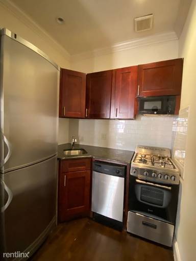 Main picture of 338 E 55th St
