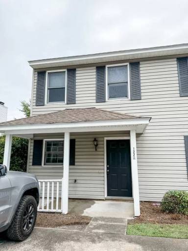 Main picture of 122A Lullwater Dr