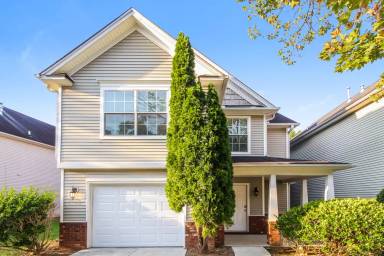 Main picture of 740 Shadow Lake Dr