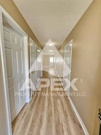 Main picture of 4704 Royal Prince Way