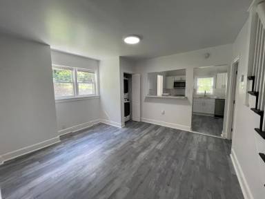 Main picture of 830 Montclair Ave