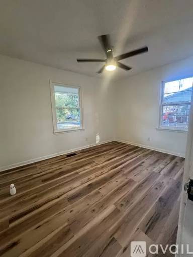 Main picture of 136 Geoff Ln