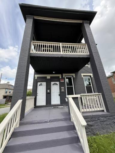 Main picture of 1044 E Long St