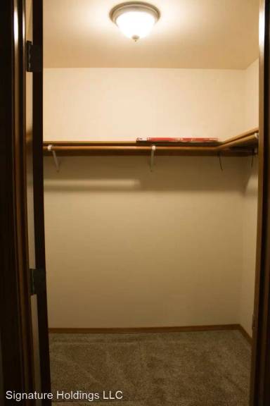 Main picture of 9408 N Oak St