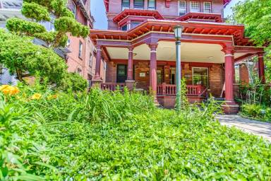 Main picture of 4625 Spruce St
