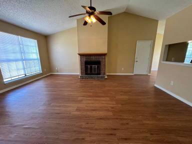 Main picture of 1804 Bobby Lee Dr