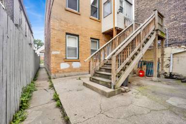 Main picture of 2702 W 24th St
