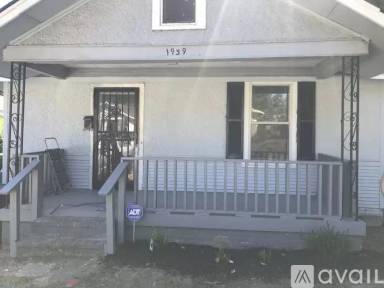 Main picture of 1939 Manila Ave