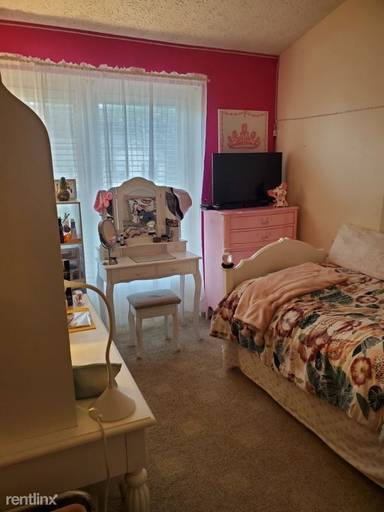 Main picture of 417 Macintosh Cir