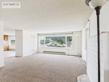 Main picture of 16889 Frontage Rd