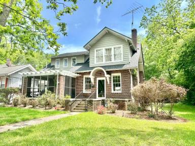 Main picture of 157 Walnut St