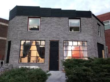 Main picture of 2120 N Broadway