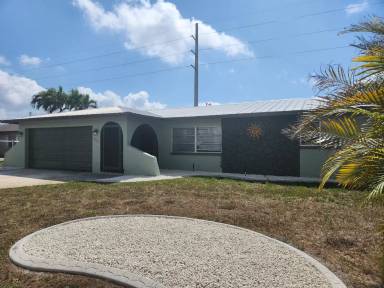 Main picture of 304 SW 47th Ter