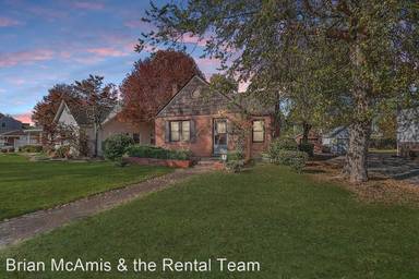 Main picture of 1609 Crescent Dr