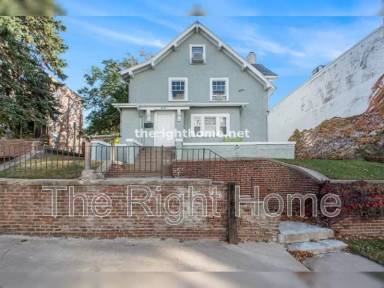 Main picture of 3021 Harney St