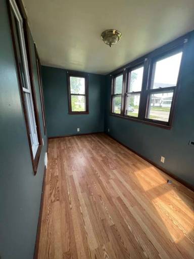Main picture of 217 2nd Ave S