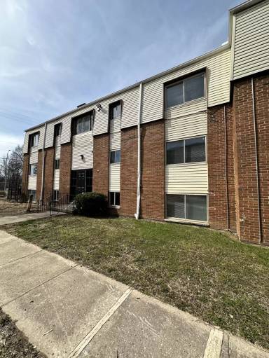Main picture of 1632 N James H McGee Blvd