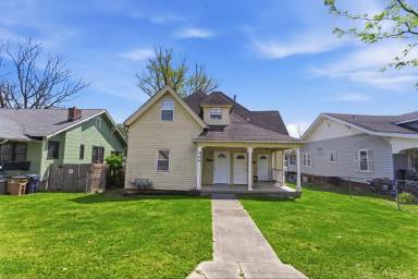 Main picture of 306 E Burwell Ave