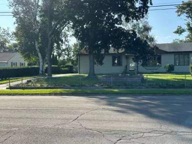 Main picture of 84 Frost Dr
